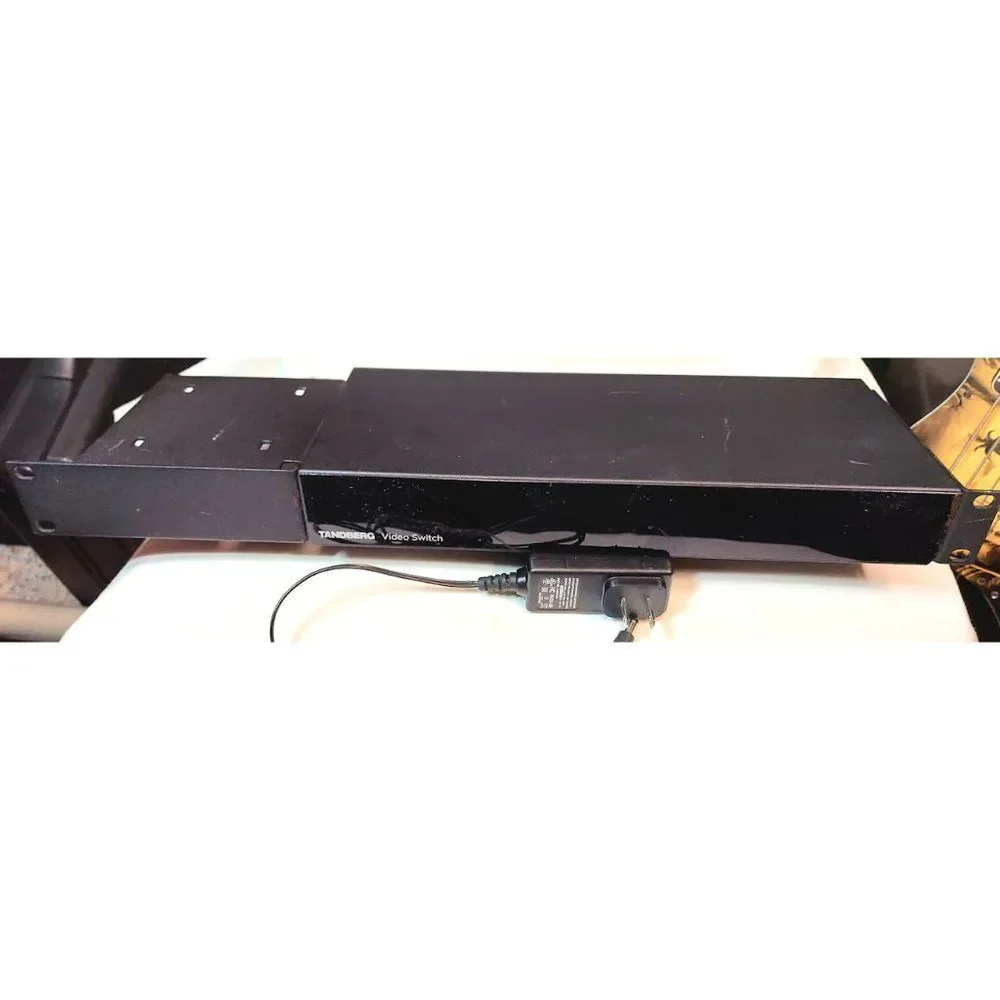 Tandberg Video Conferencing Switch TTC5-01 800-35768-02 B0 CTS-VS w/adap